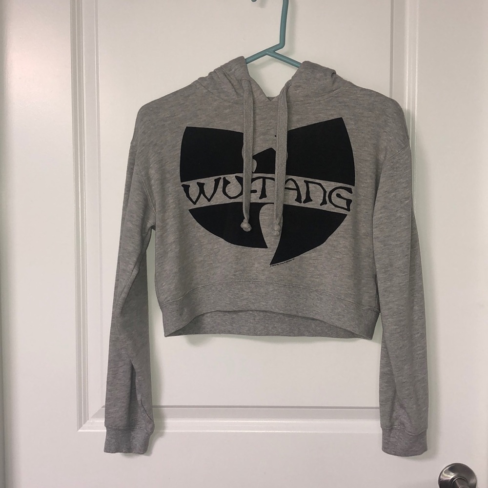 Cropped Wu Tang hoodie